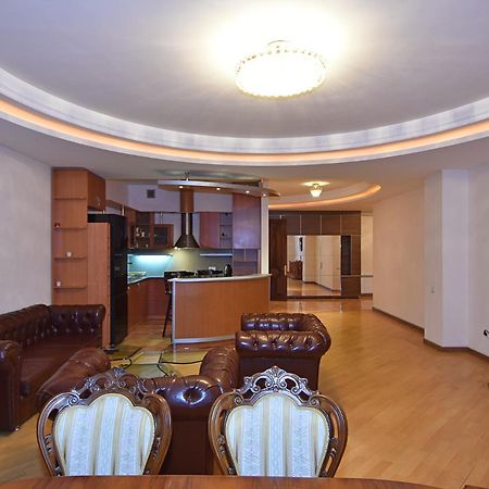 Rent Inn Yerevan On North Avenue Exterior photo