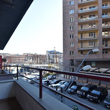 Rent Inn Yerevan On North Avenue Exterior photo