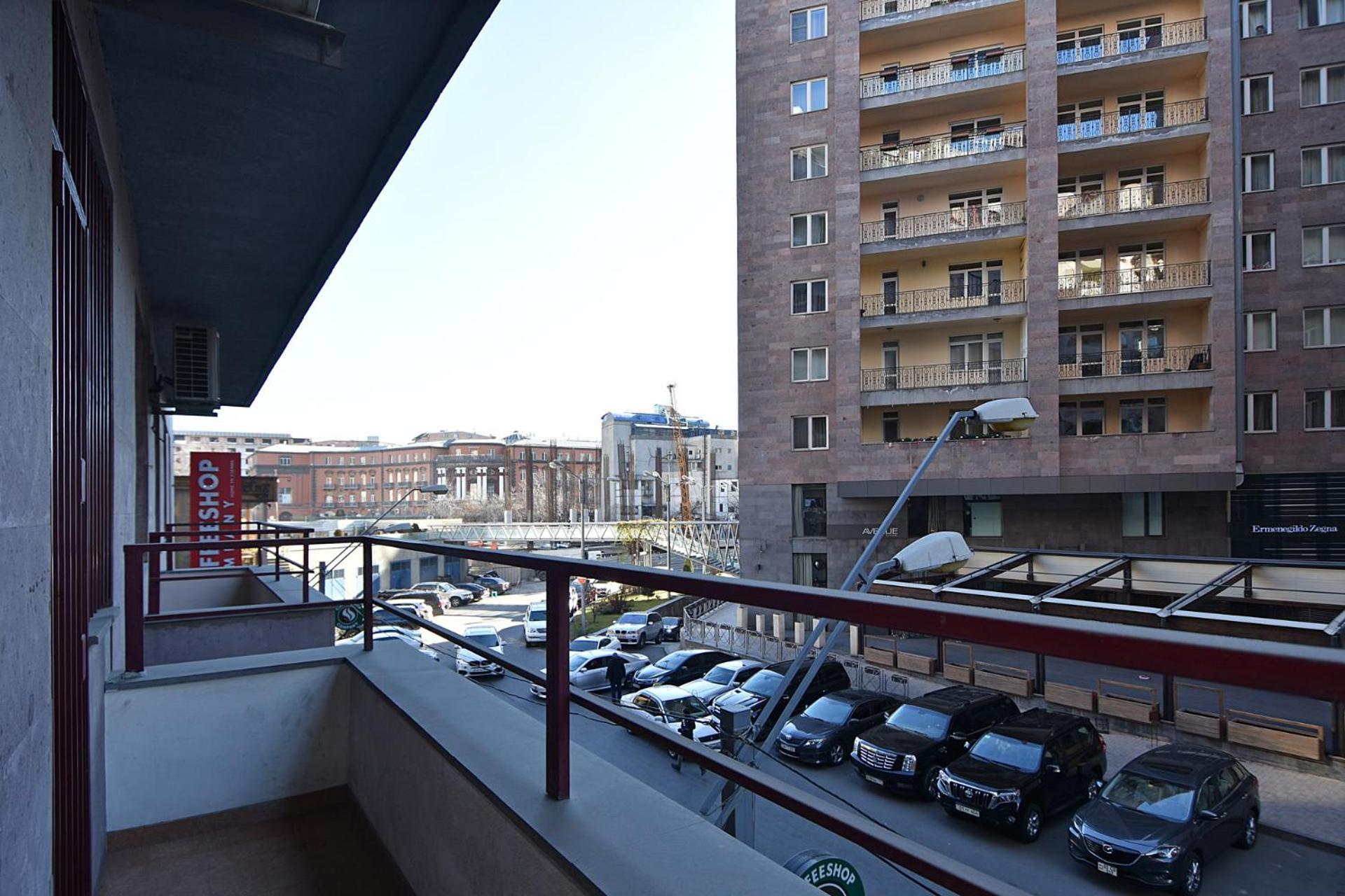 Rent Inn Yerevan On North Avenue Exterior photo