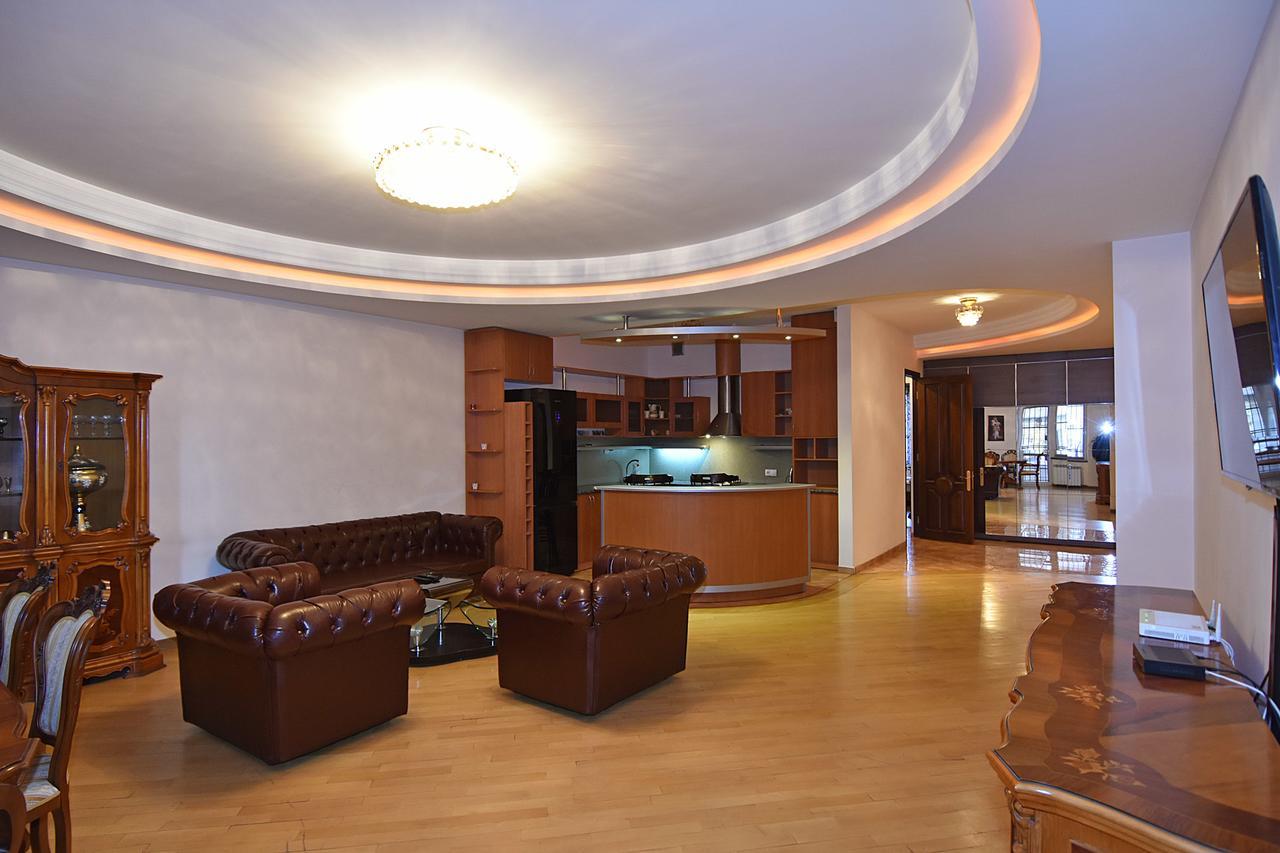 Rent Inn Yerevan On North Avenue Exterior photo