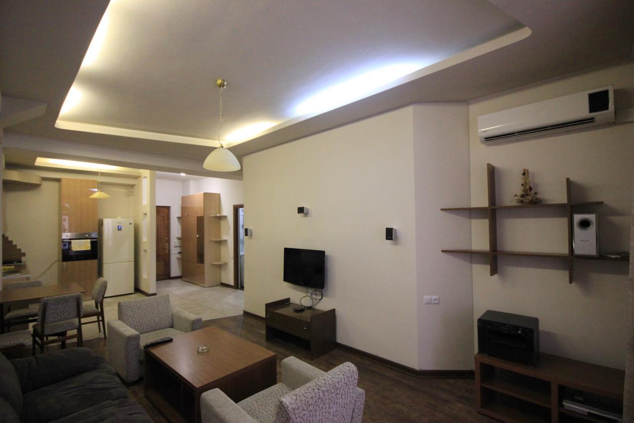 Rent Inn Yerevan On North Avenue Exterior photo